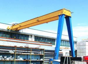 Semi gantry crane