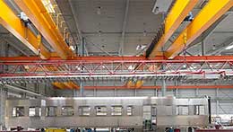 Overhead travelling crane for railway