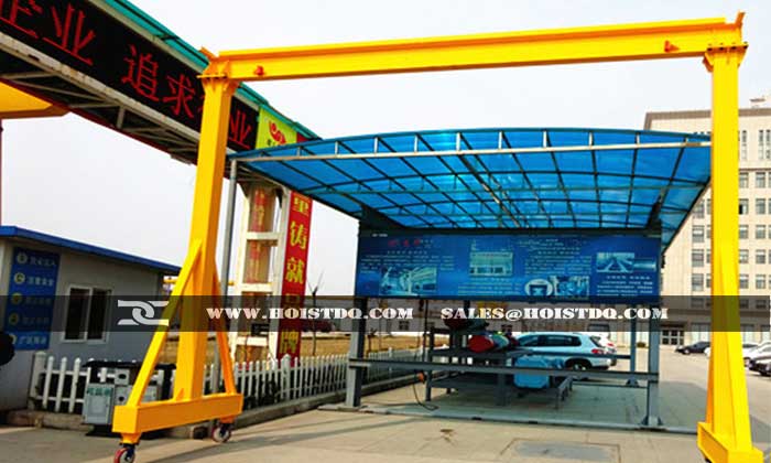 Portable gantry crane