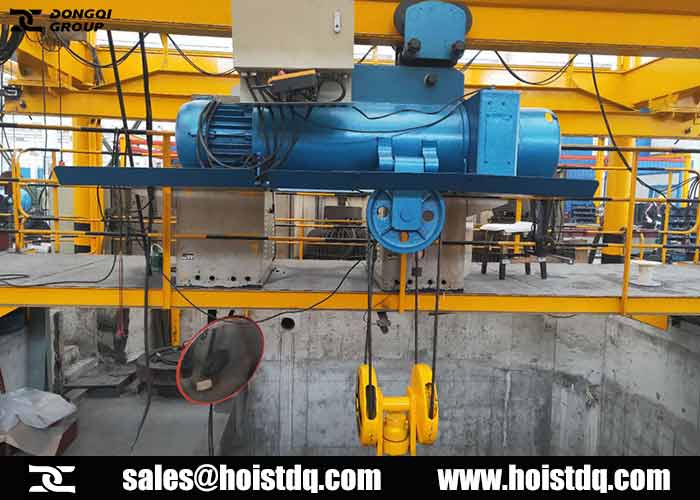 electric hoist operation