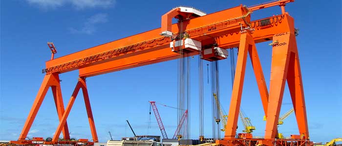 Ship yard crane