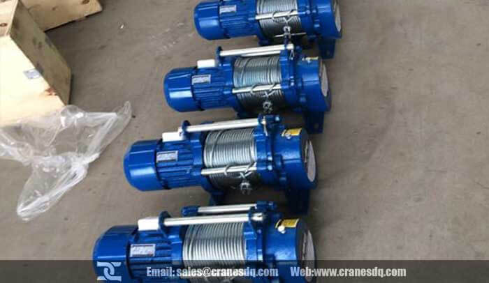 Small winch and small electric winch