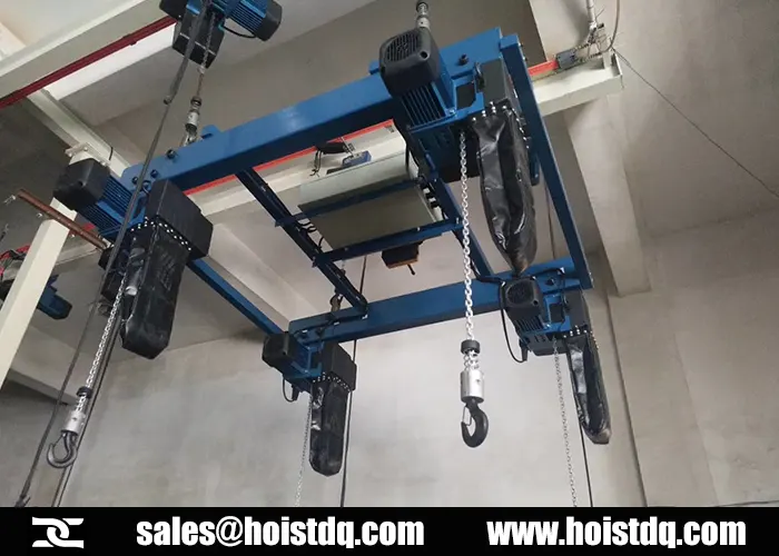 synchronized lifting with four electric chain hoists