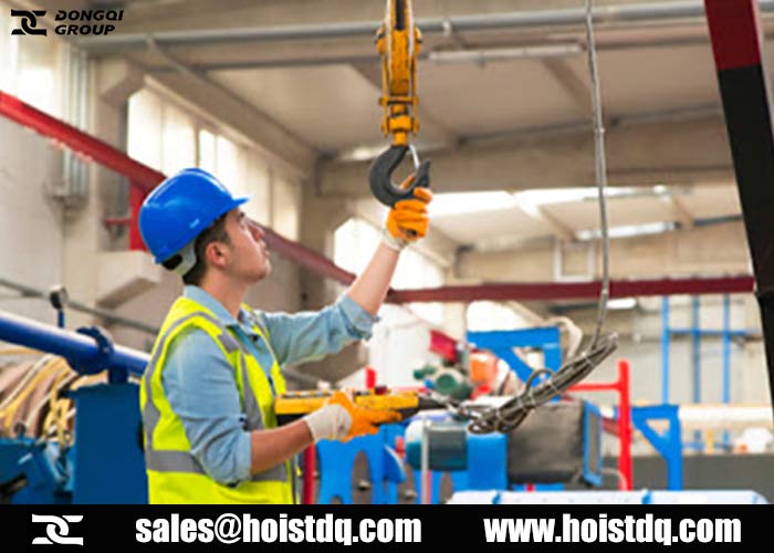 Cranes and Hoists Supplier Notice: Lifting Heavy Loads Safely