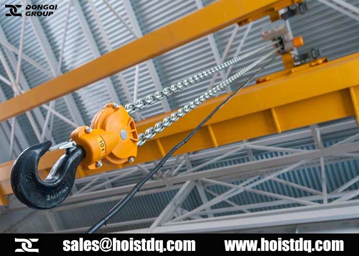 use electric chain hoist safely